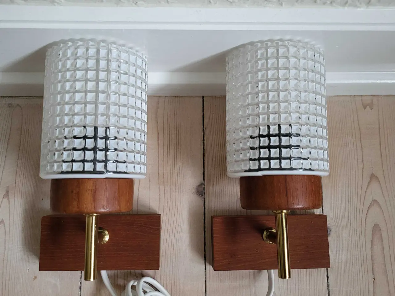Billede 1 - Vægelampe teak og opal glas