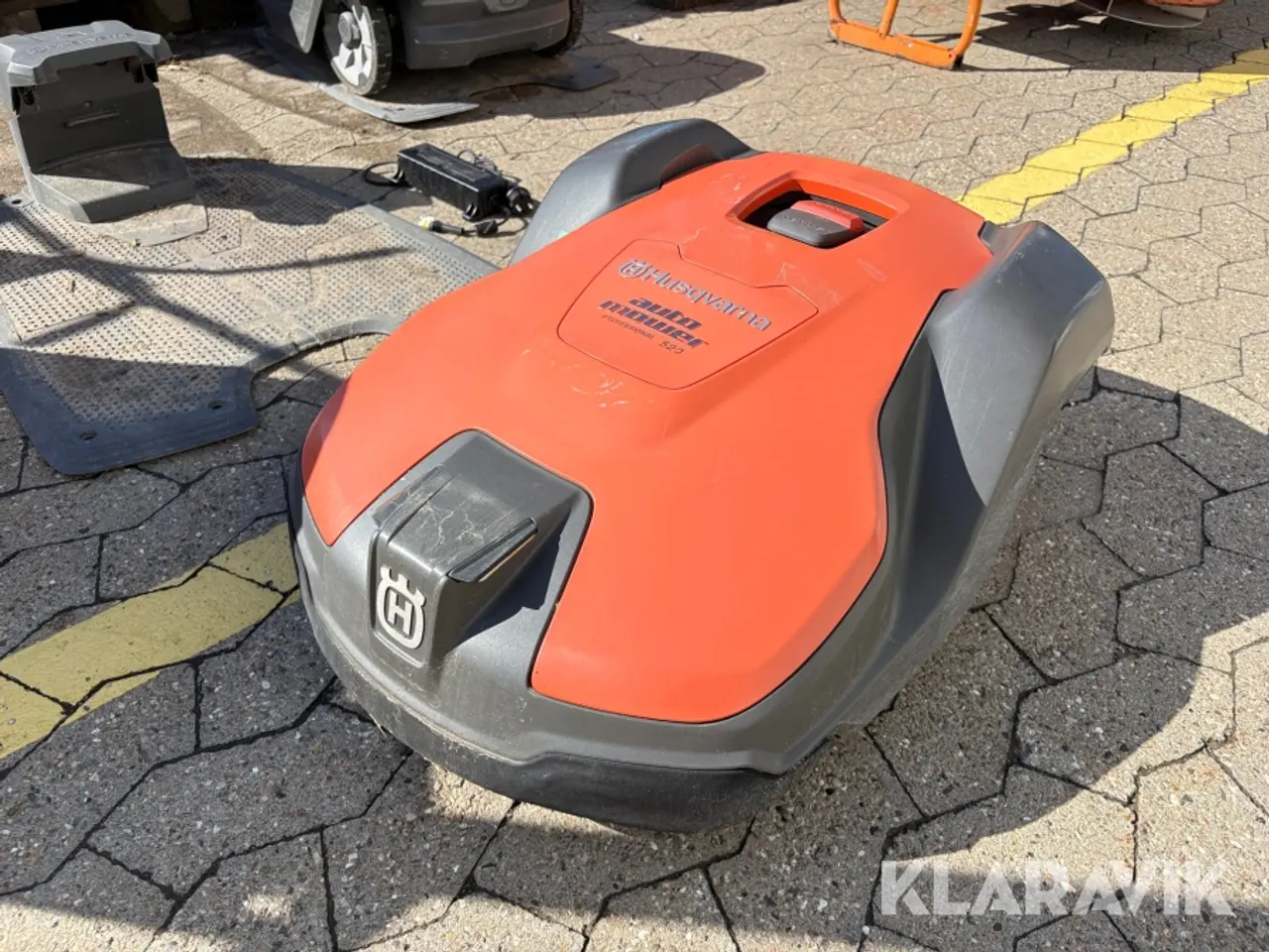 Billede 1 - Robotplæneklipper Husqvarna Professional 520 med ladestation