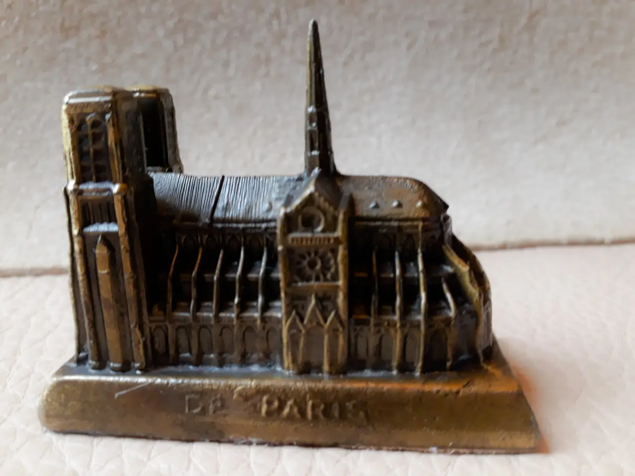Billede 1 - 3 Notre Dame Souvenirs