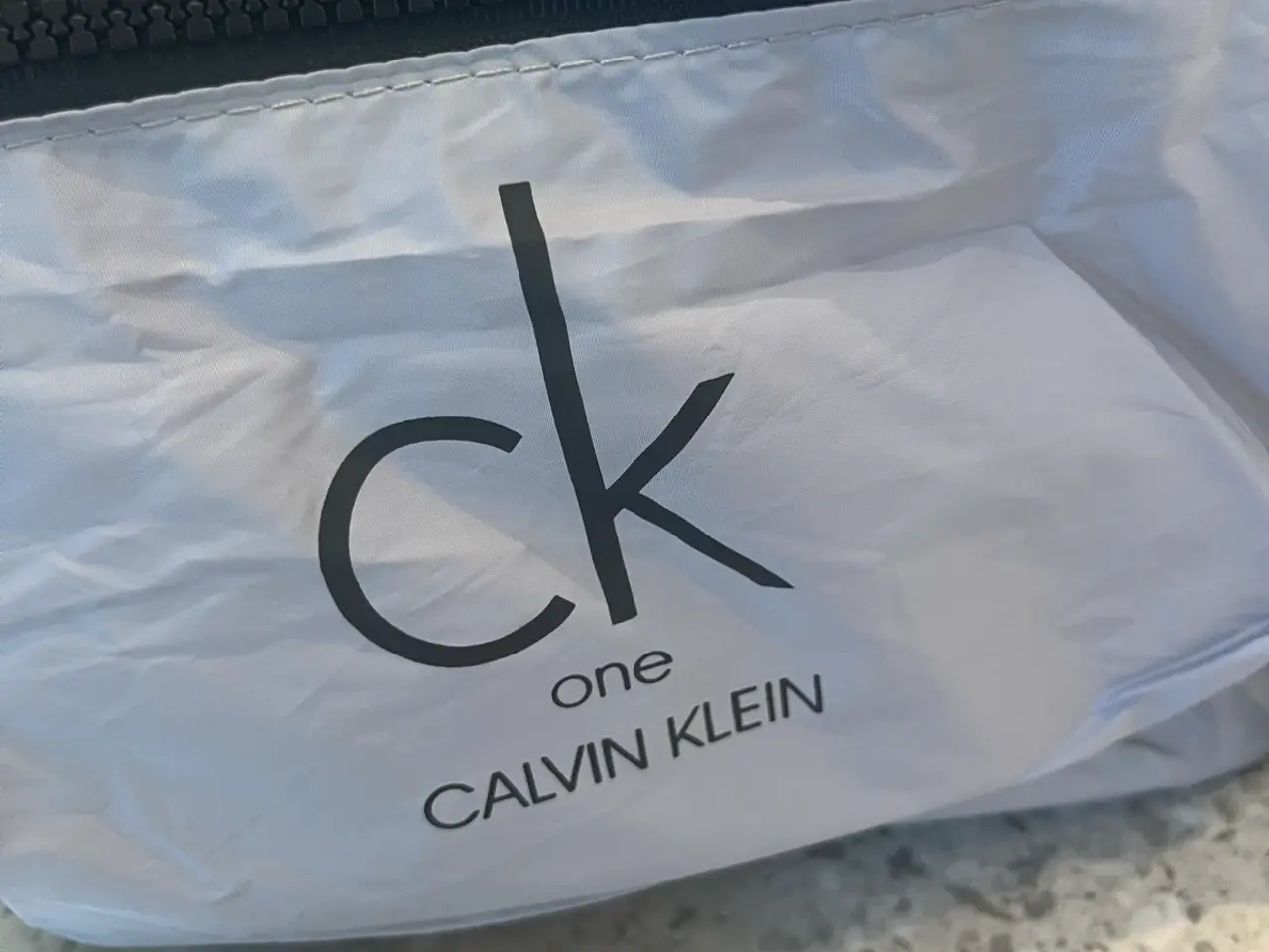 Billede 2 - Calvin Klein rygsæk og parfume