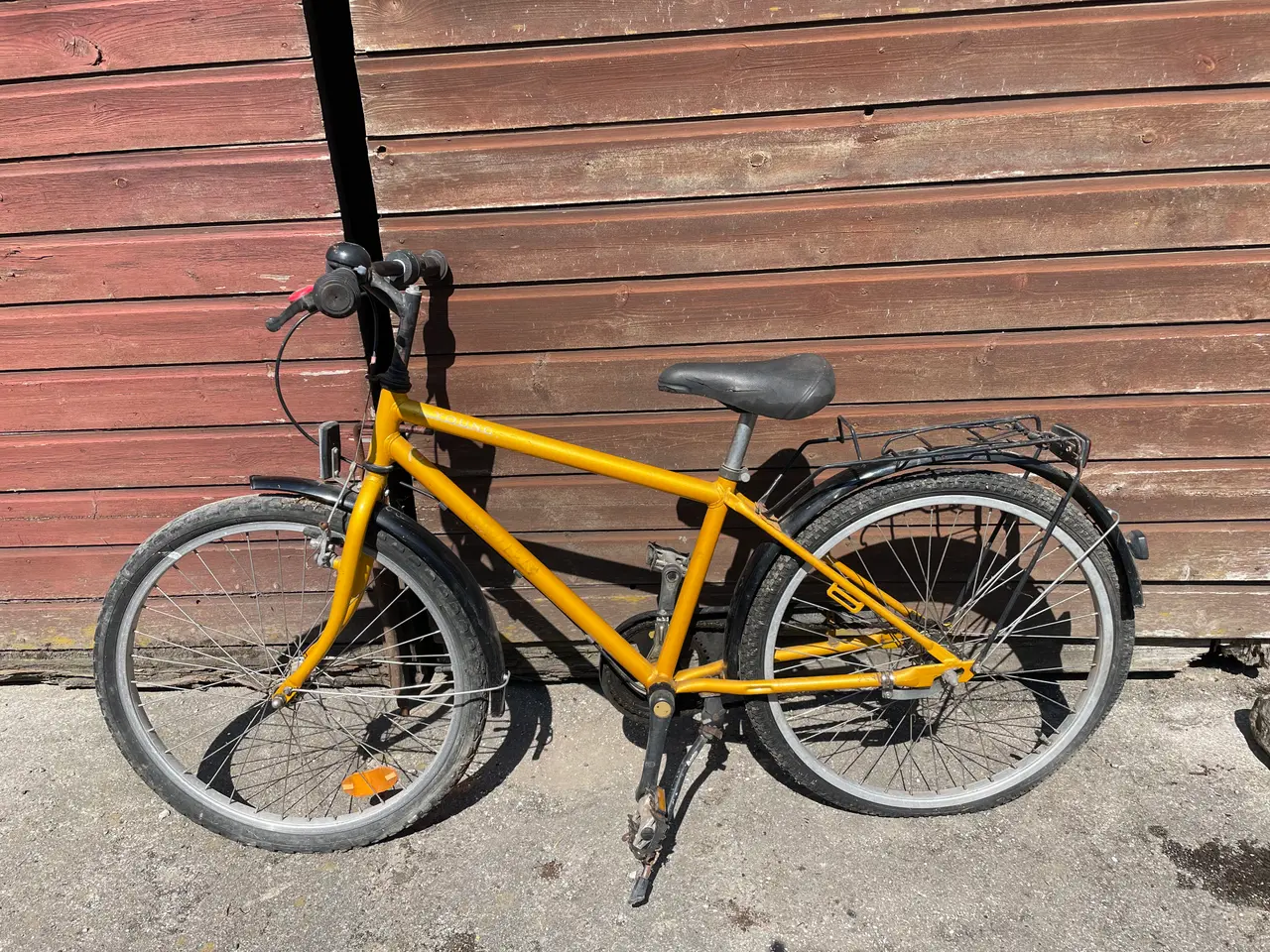 Billede 1 - Drengecykel til lav pris