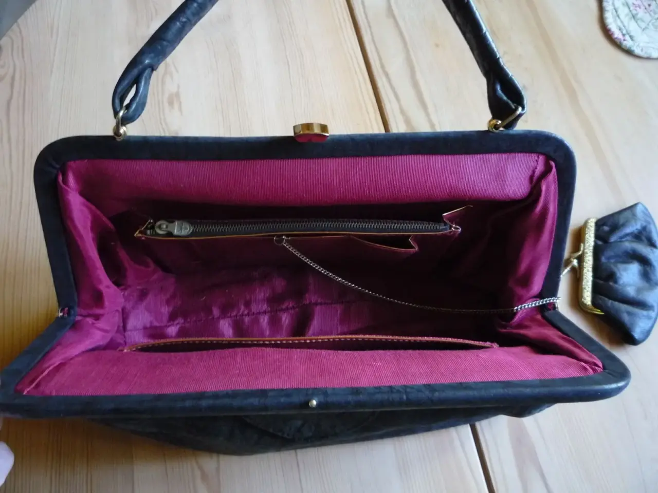 Billede 5 - Retro håndtaske i præget oksehud