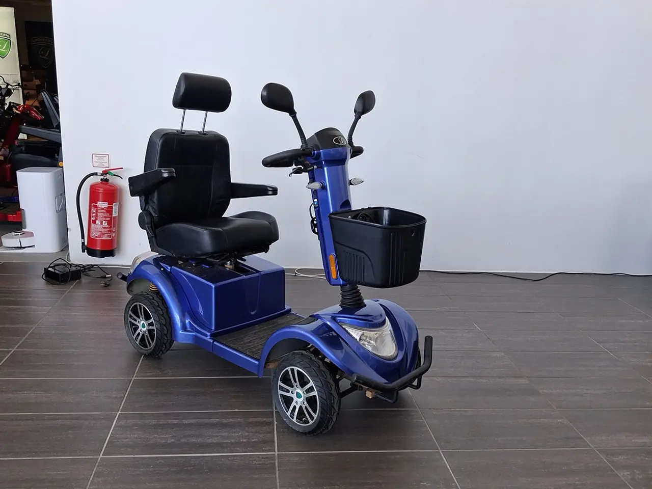 Billede 1 - LM-600 blå