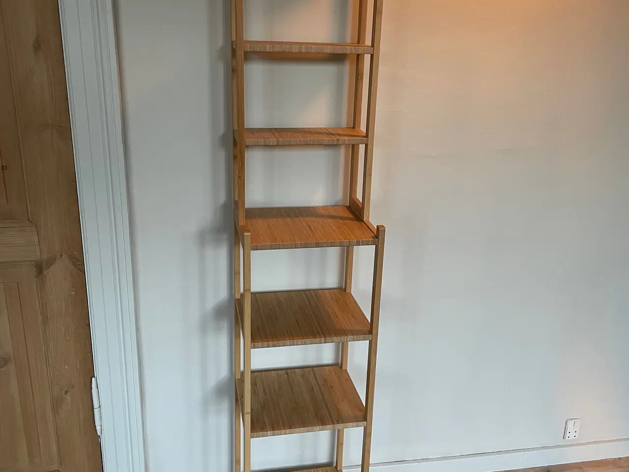 Billede 1 - Reol til badeværelset 