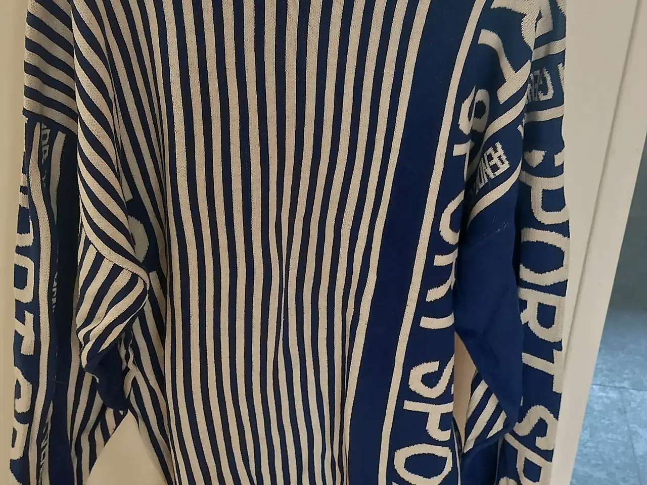 Billede 3 - Hummel trøje