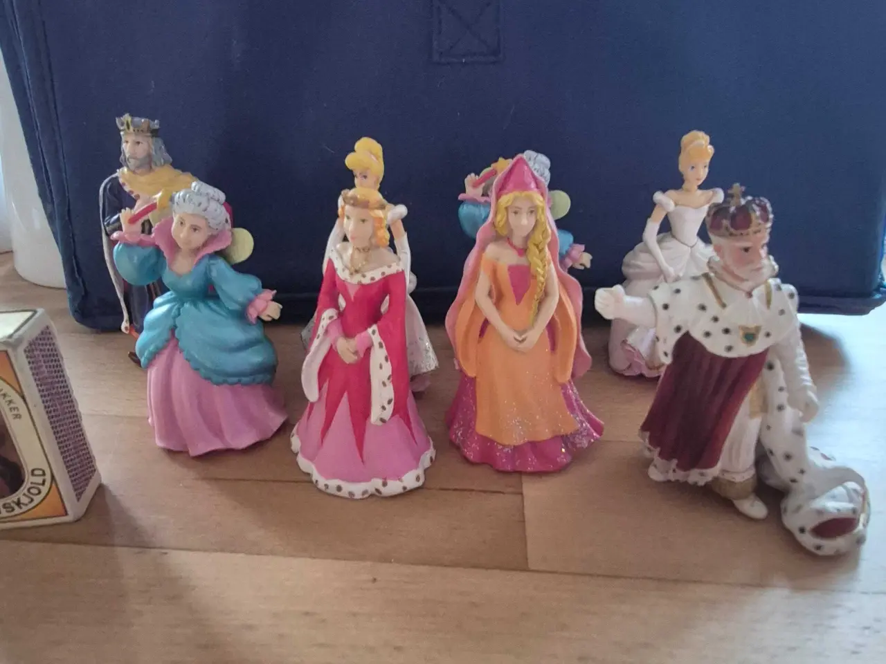 Billede 1 - Små figurer 9 - 10cm