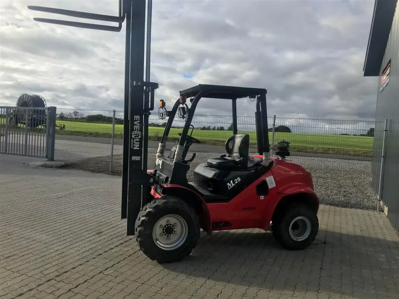 Billede 3 - Everun Terrængående gaffeltruck Everun 2500kg