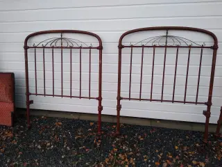 4 Gamle jernsenge /gavle