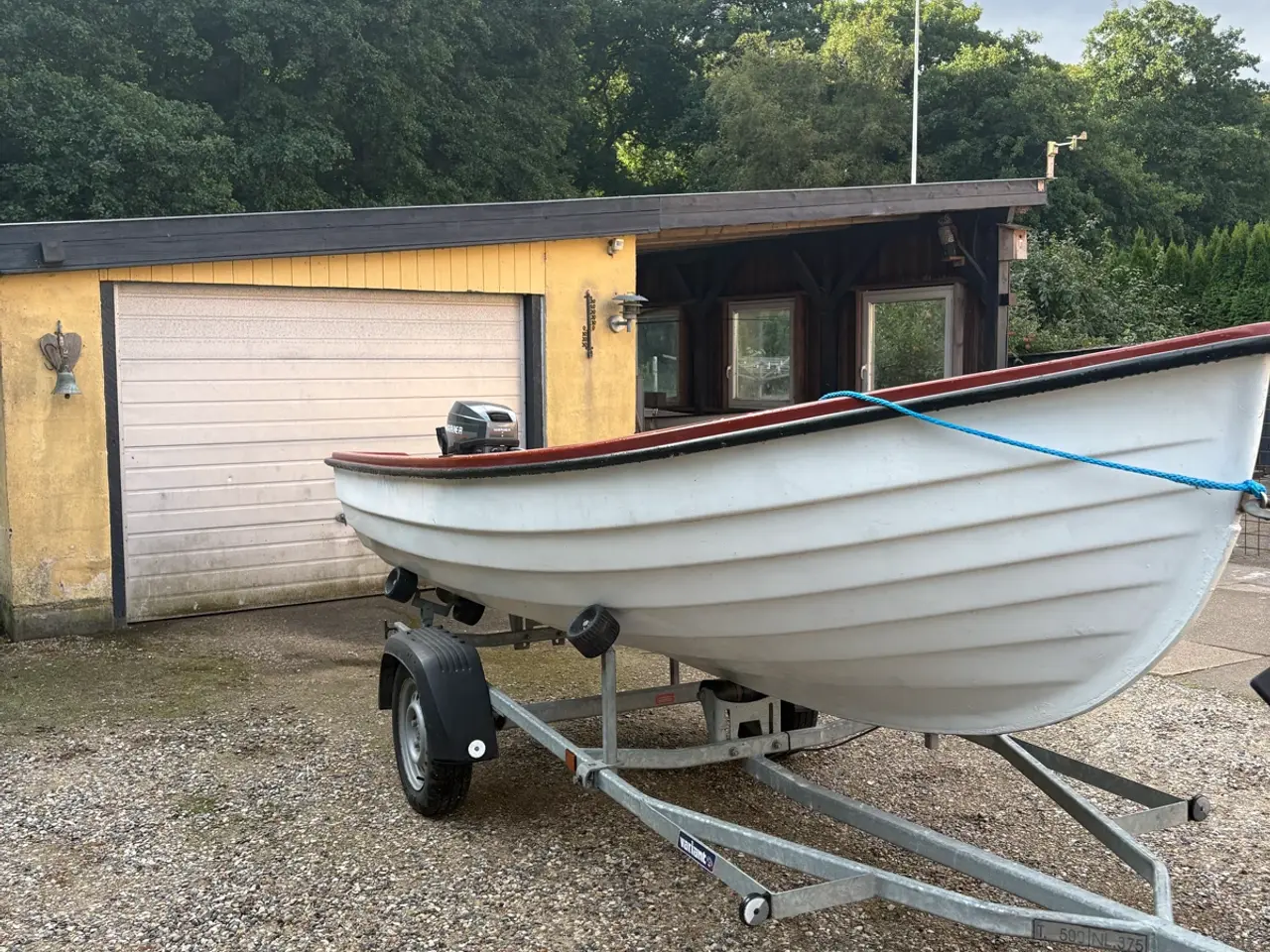 Billede 1 - Jolle med motor