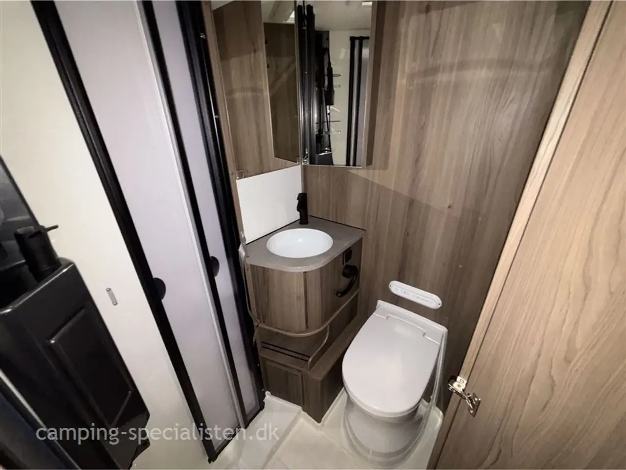 Billede 14 - 2026 - Kabe Travel Master Crown I 780 LGB   Kabe Crown i 780 LGB 2026 - Kan nu  ses  hos Camping-Specialisten.dk