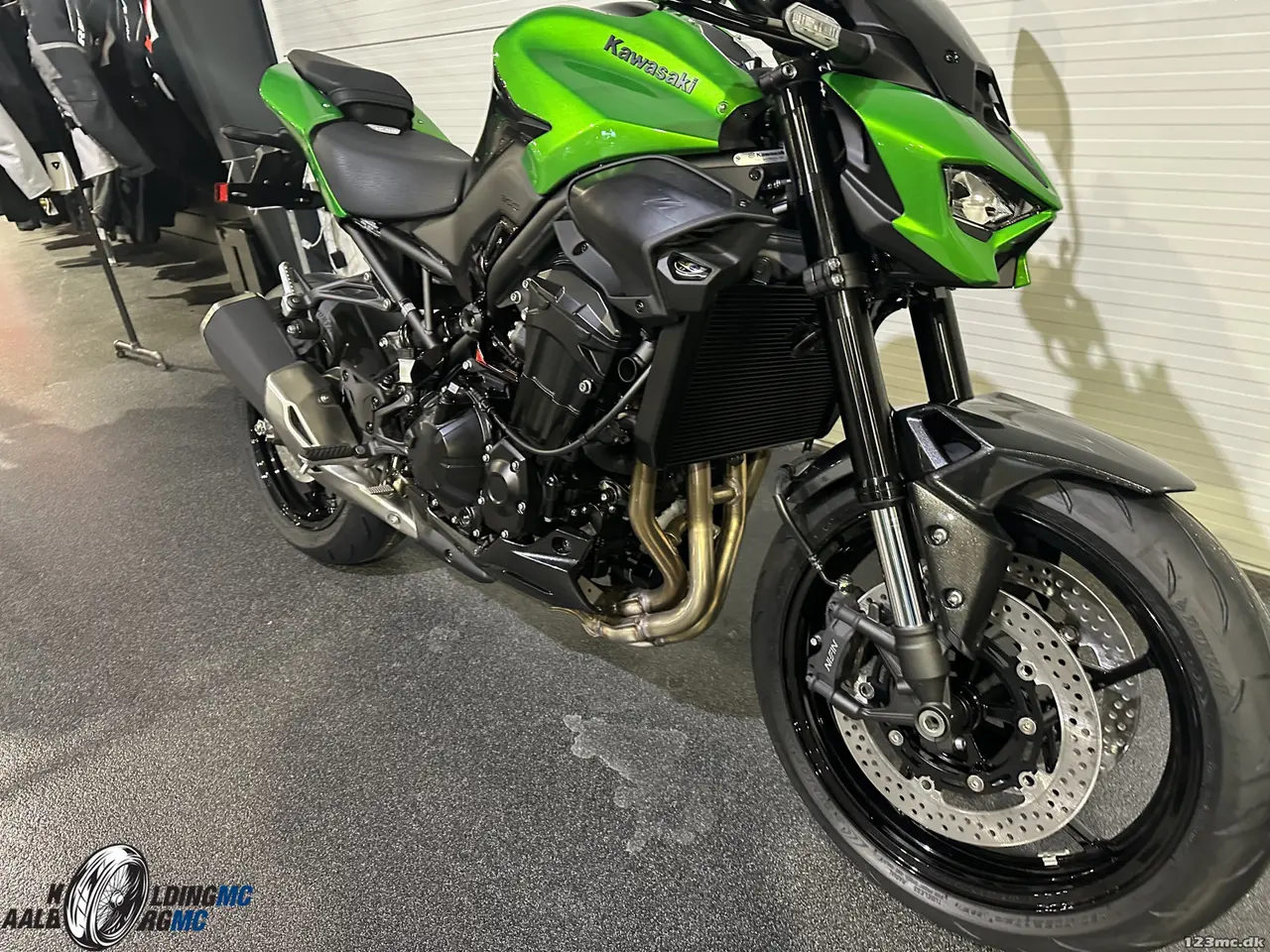 Billede 13 - Kawasaki Z 900 Candy Lime Green / Metallic Carbon Gray