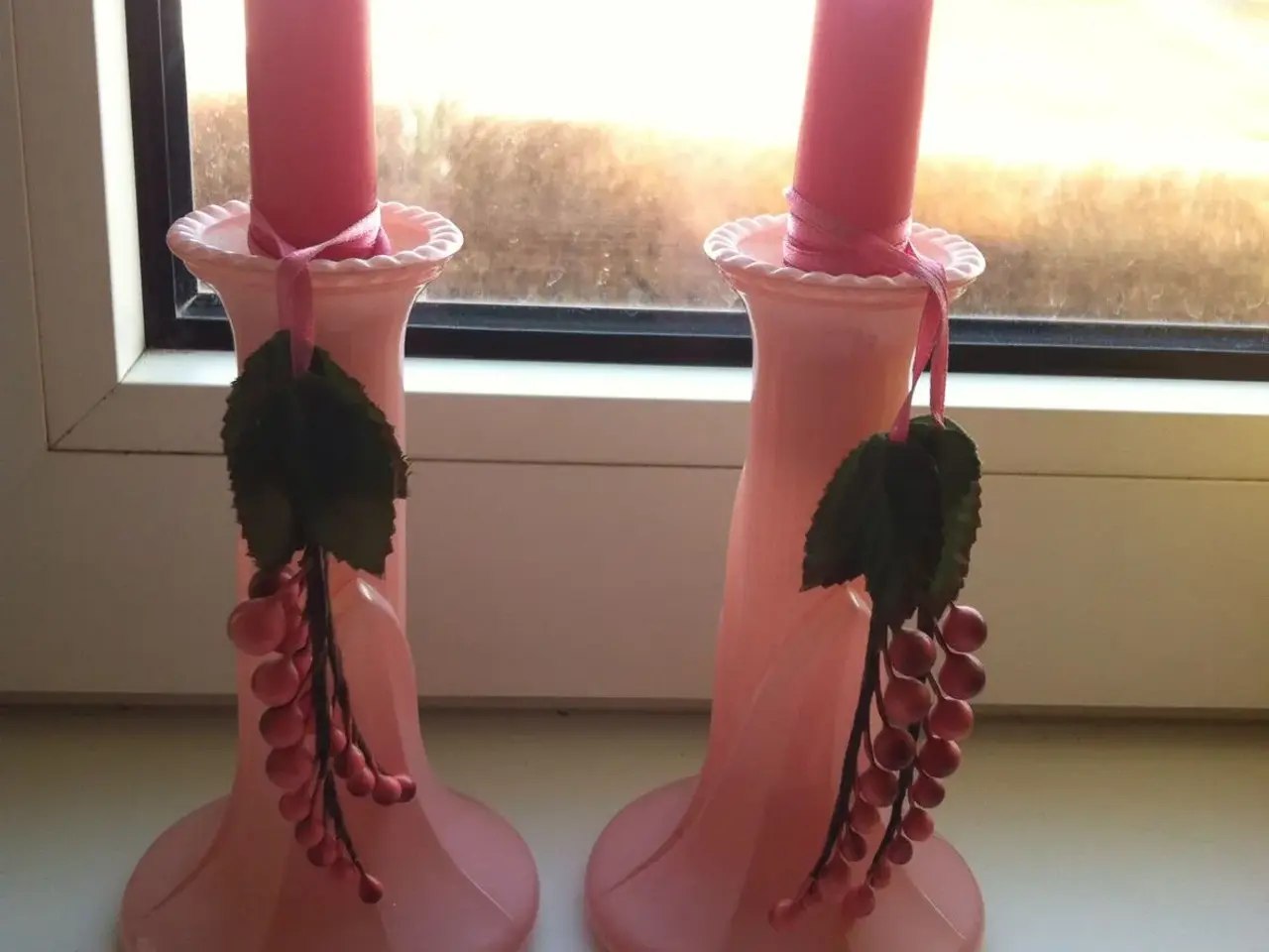 Billede 1 - FLOTTE lysestager med pynt i glas