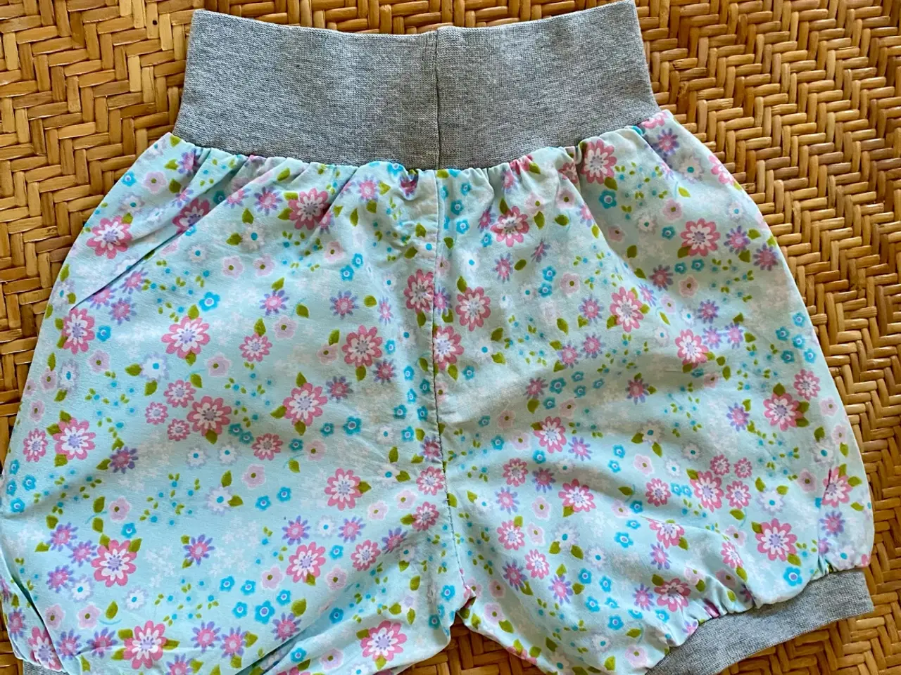 Billede 2 - Shorts 92-98