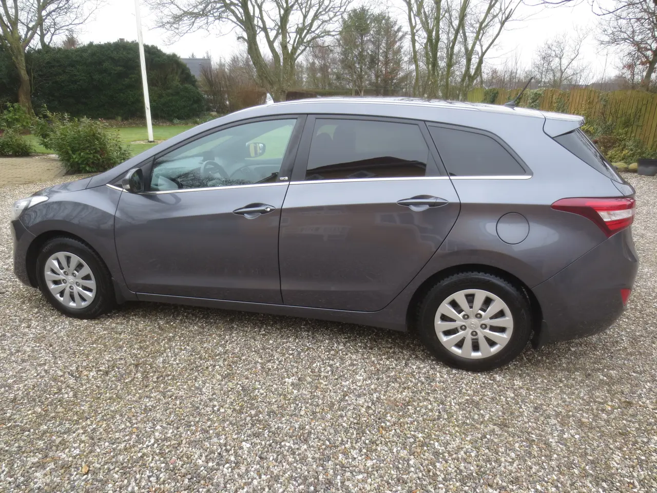 Billede 10 - Pæn Hyundai i 30 1.6 CD Stc År 16
