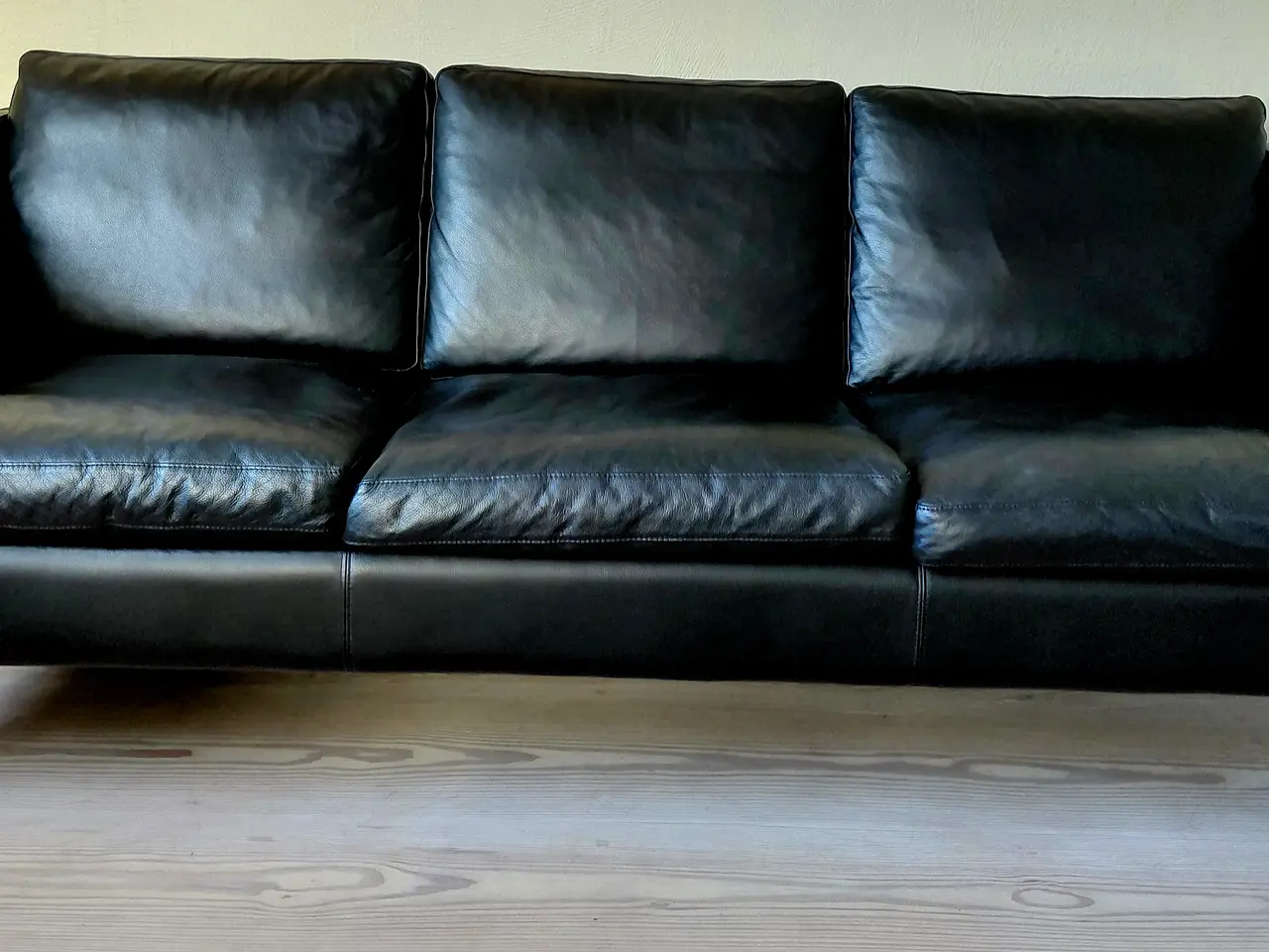 Billede 1 - Velholde Stouby EVA 2+ 3 pers. sorte sofaer