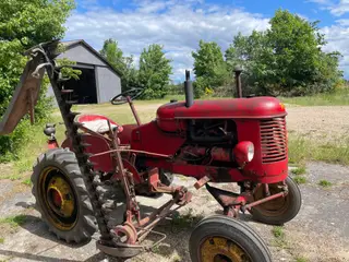 Pony traktor med slåmaskine
