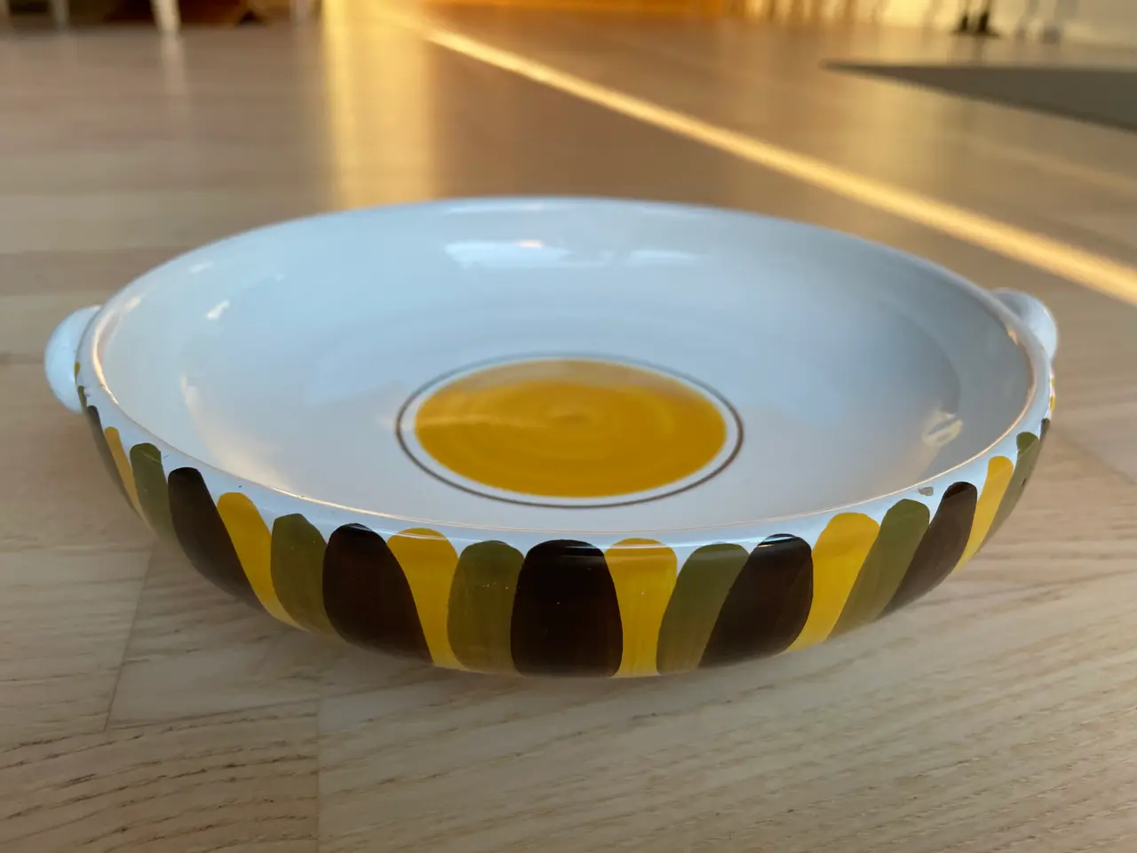 Billede 1 - Flot fad af keramik 23 cm i diameter 