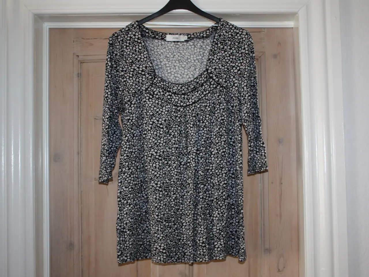 Billede 1 - Milla bluse str. L 95% viskose 
