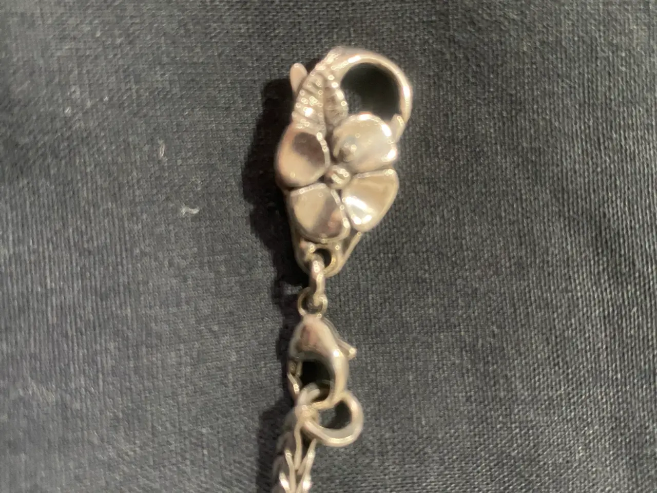 Billede 3 - Armbånd med Charms