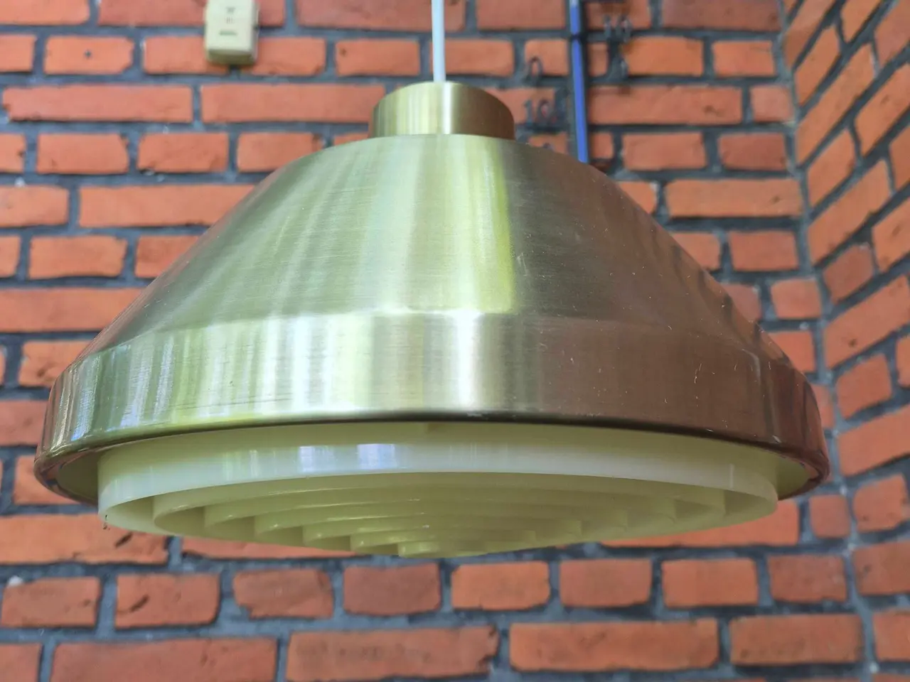 Billede 3 - Messinglampe med gode lyseffekter