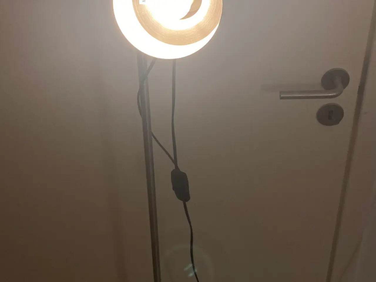 Billede 3 - Gulvlampe i stål med 2 justerbare spots