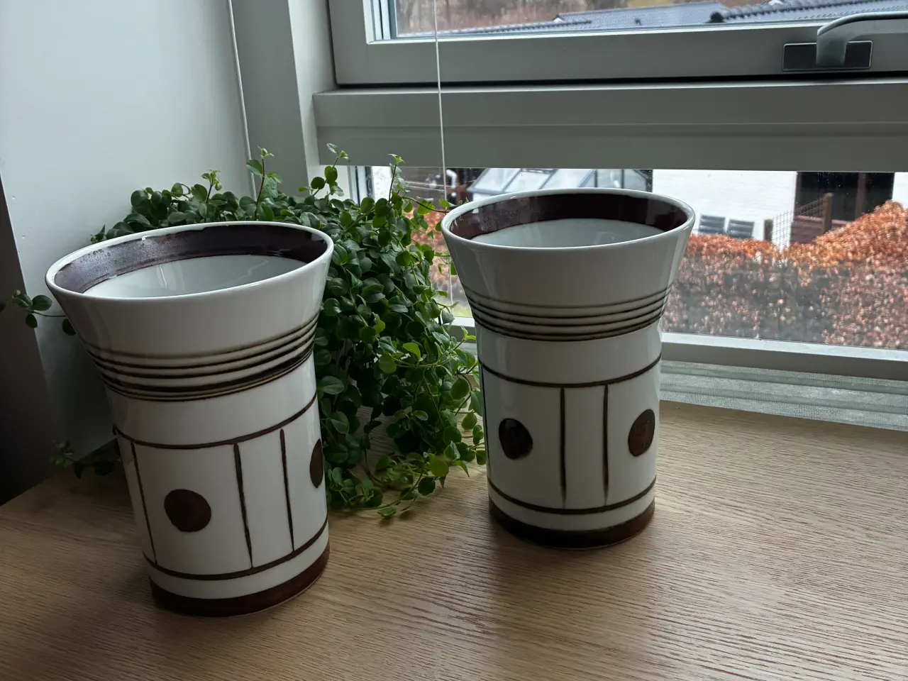 Billede 1 - Moderne vaser m. brun dekoration - "Trude"  B&G