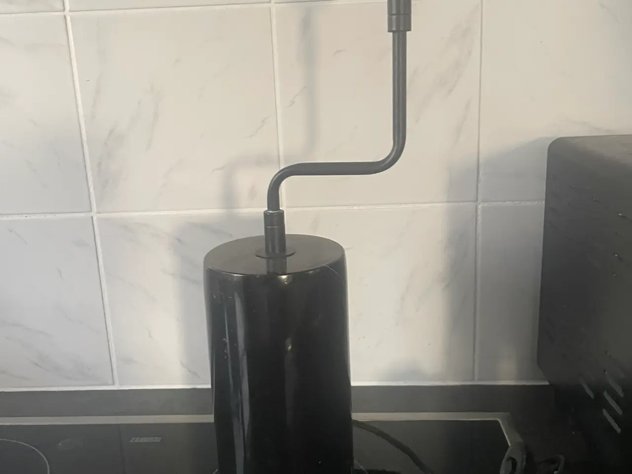 Billede 1 - Bordlampe i sort marmor