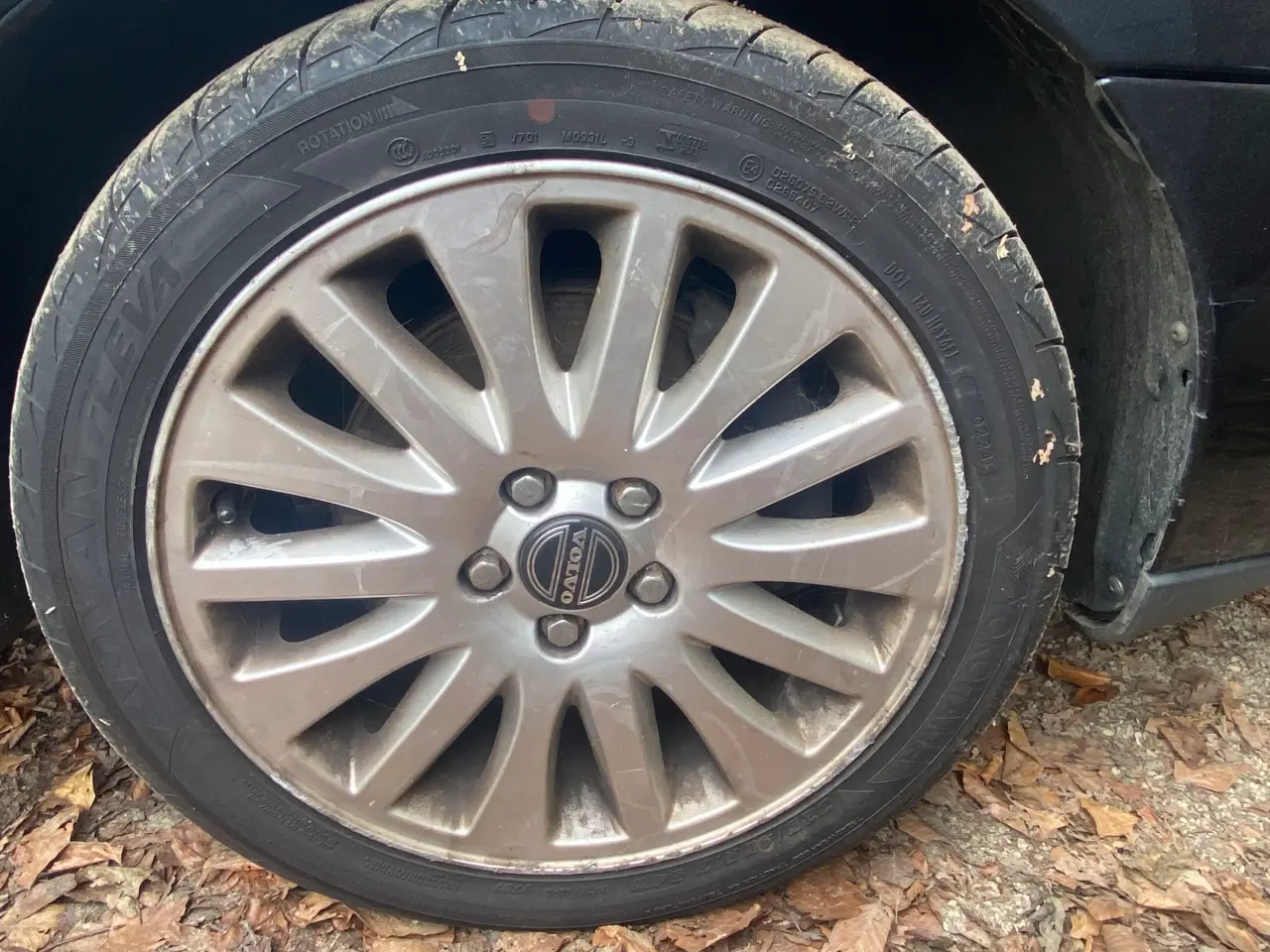 Billede 10 - Volvo 17” alu med sommerdæk 