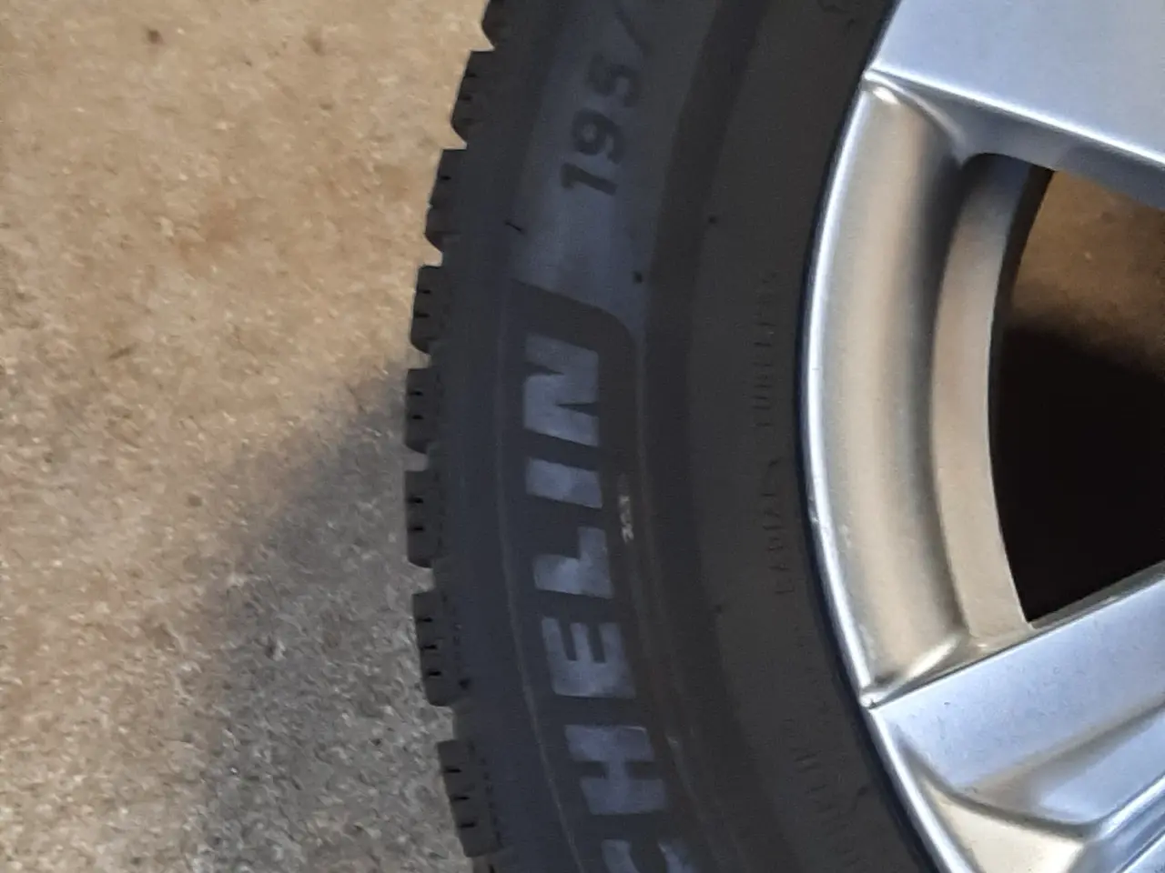 Billede 1 - ALU fælge Peugeot 15"