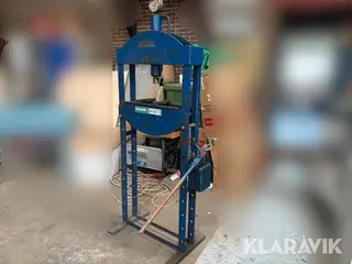 Presser Compac P.15