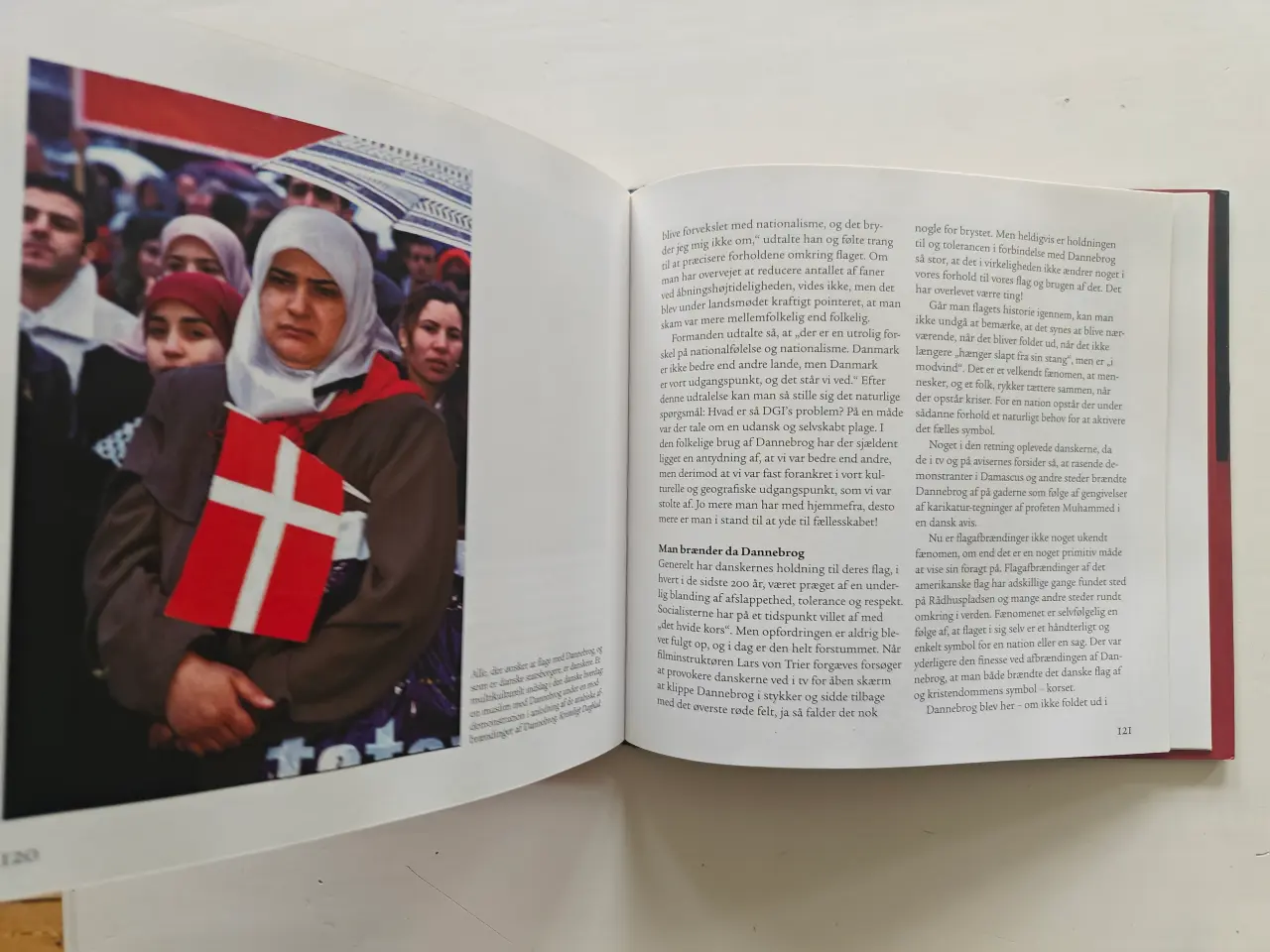 Billede 2 - Dannebrog - Historien om et kristent og nationalt 