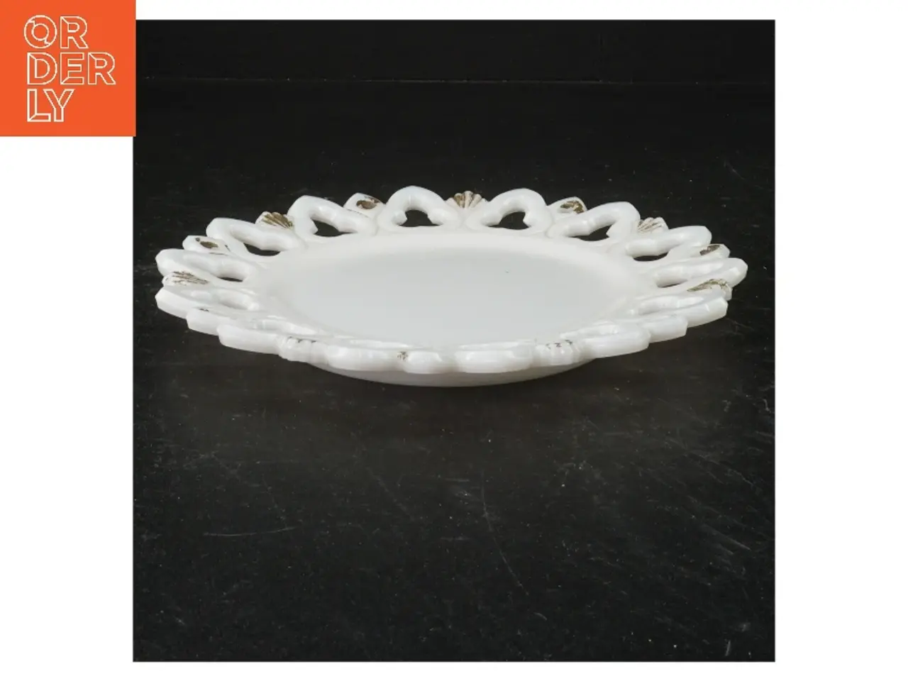 Billede 3 - Hvid porcelænsfad med blonder