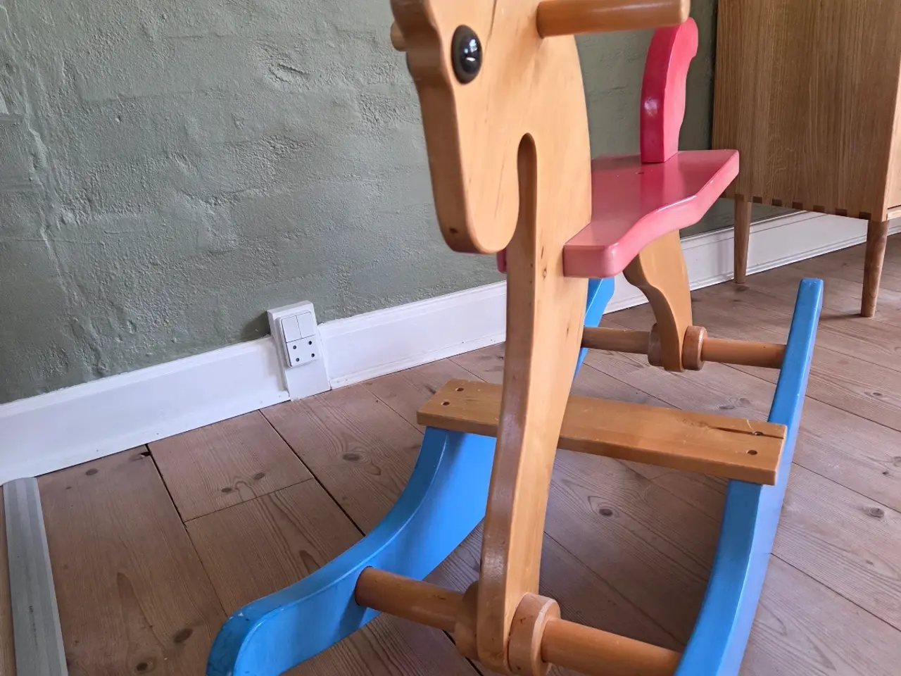 Billede 3 - Gyngehest i fin stand