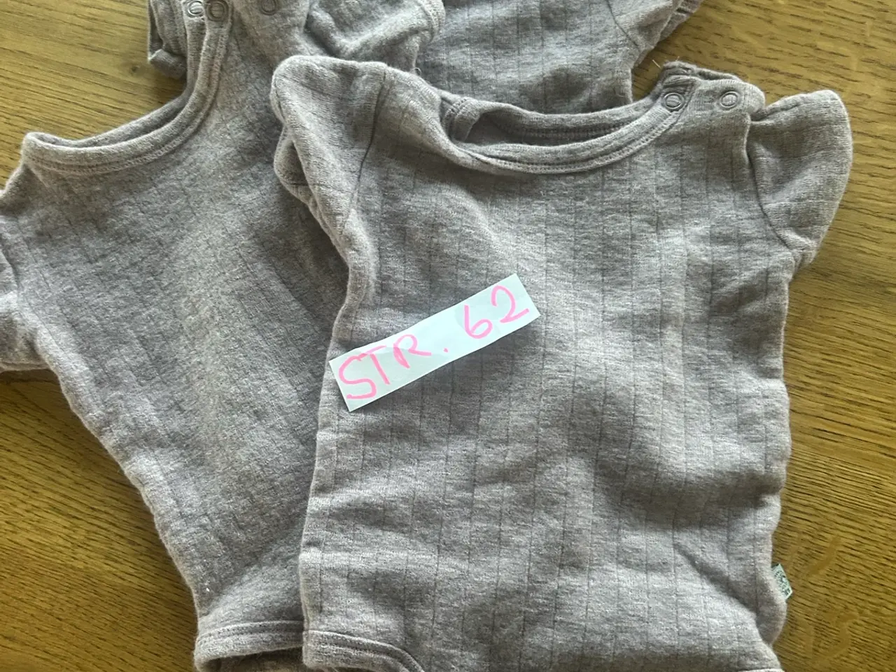 Billede 2 - Babytøj størrelse 62