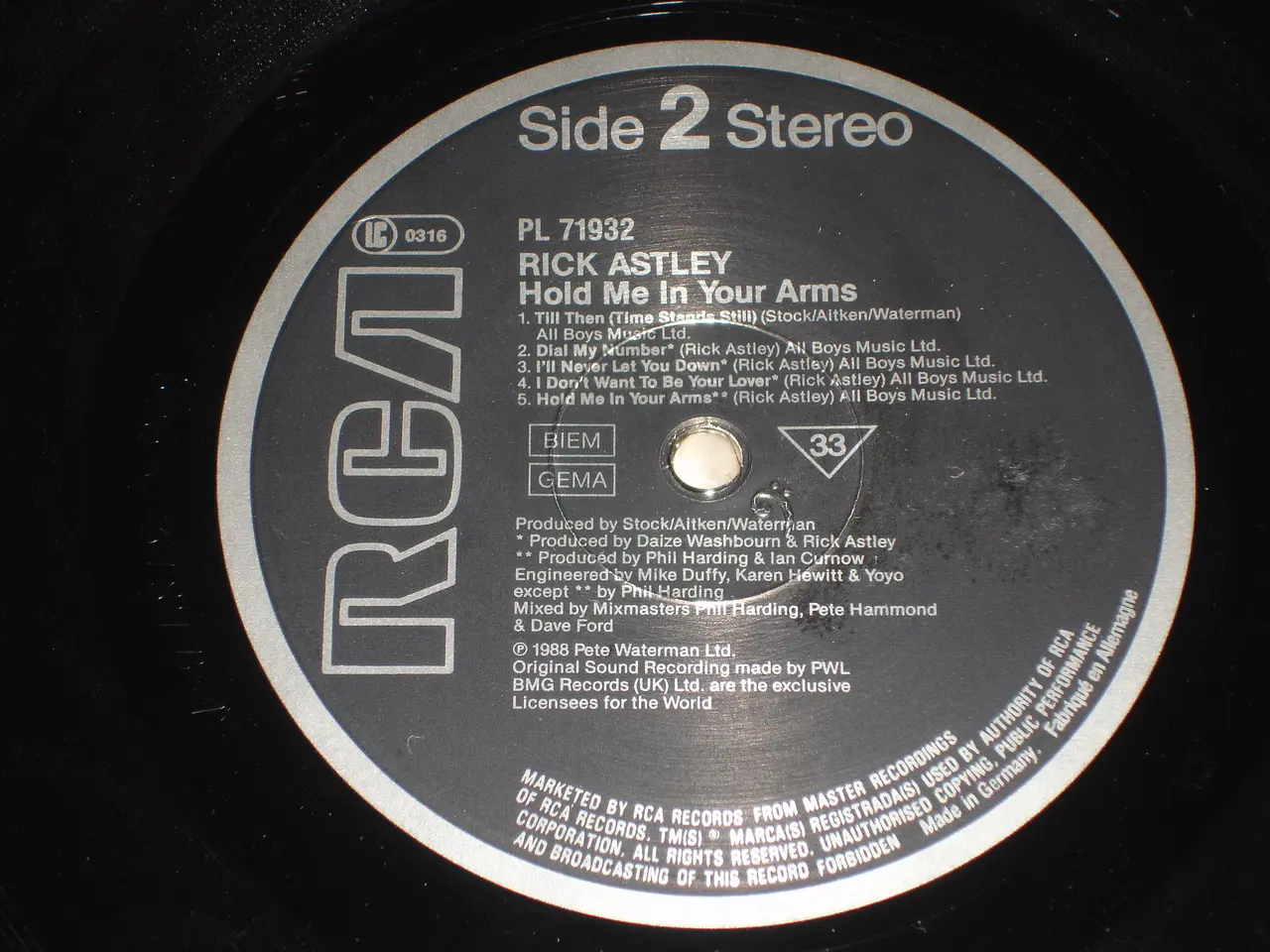Billede 5 - (Sender gerne) Rick Astley – Hold Me In Your Arms