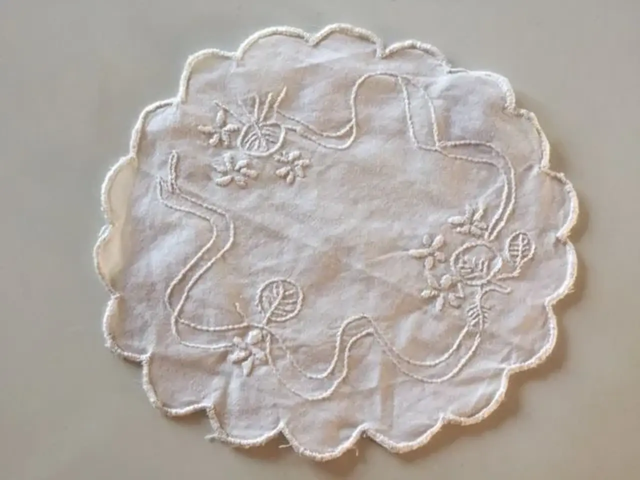 Billede 1 - Flakon med gammel broderi
