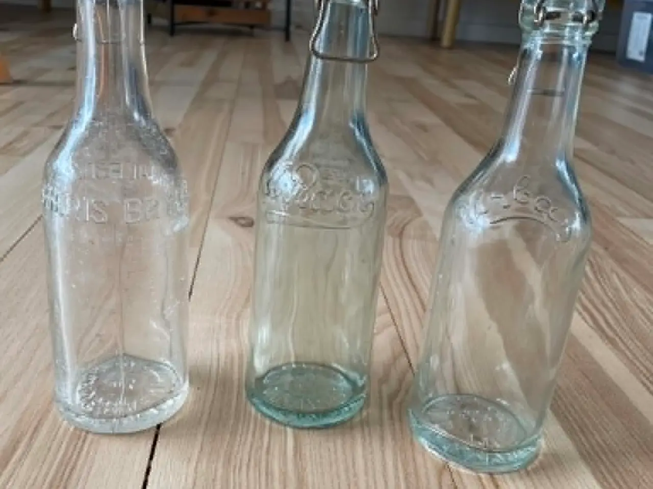 Billede 1 - gamle sodavandsflasker med patent prop