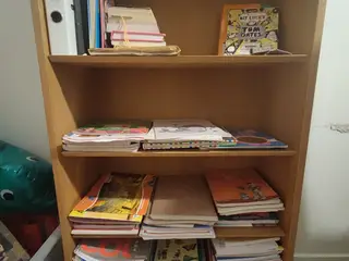 Book shelves with 5 adjustable racks