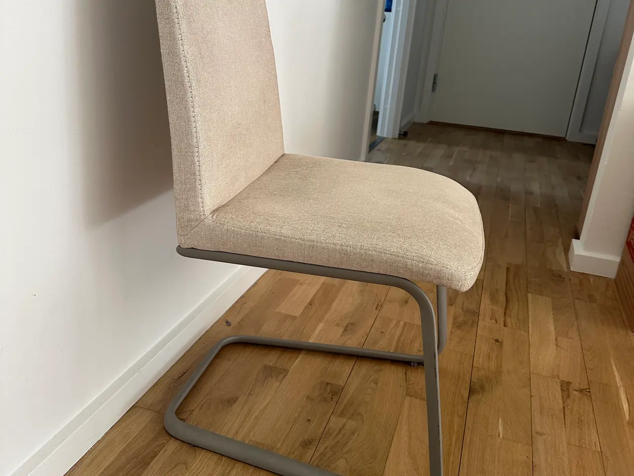 Billede 3 - 6 spisebordsstole sælges samlet pris – flot beige 