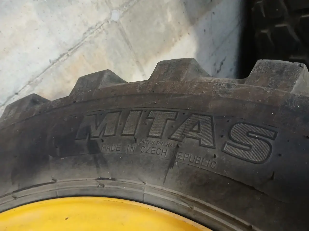 Billede 3 - Mitas 12.5X18