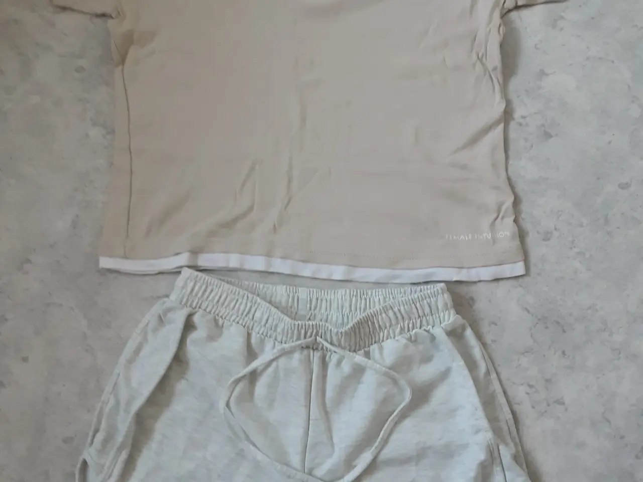 Billede 1 - T-shirt, korte bukser sæt. Str. 36.- 42.