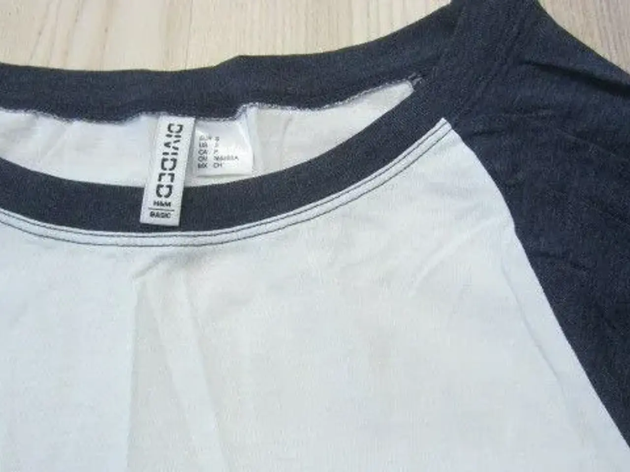 Billede 2 - Str. S, halvkort t-shirt