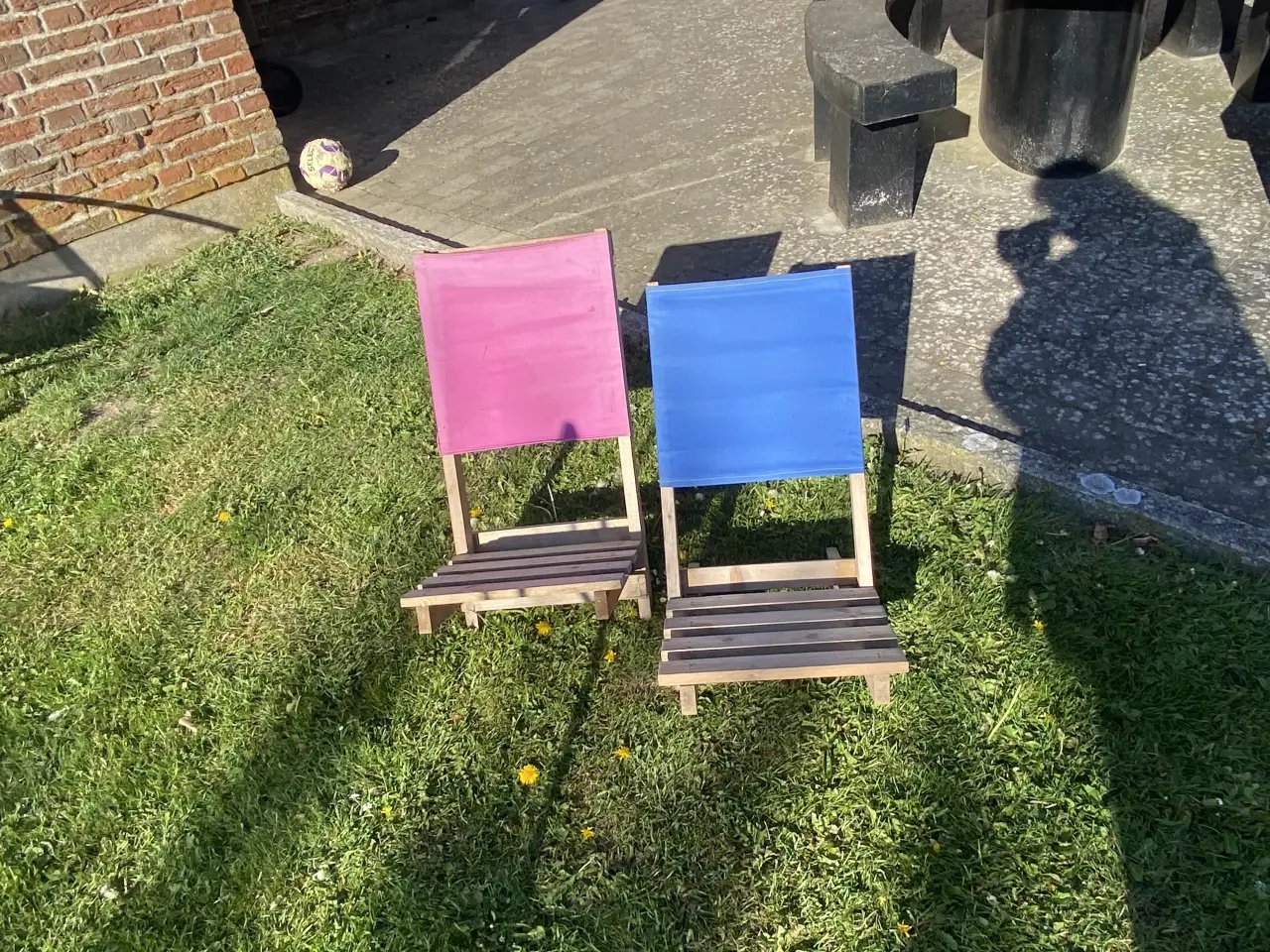 Billede 1 - Sammenklappelige træ strandstole med pink og blå r