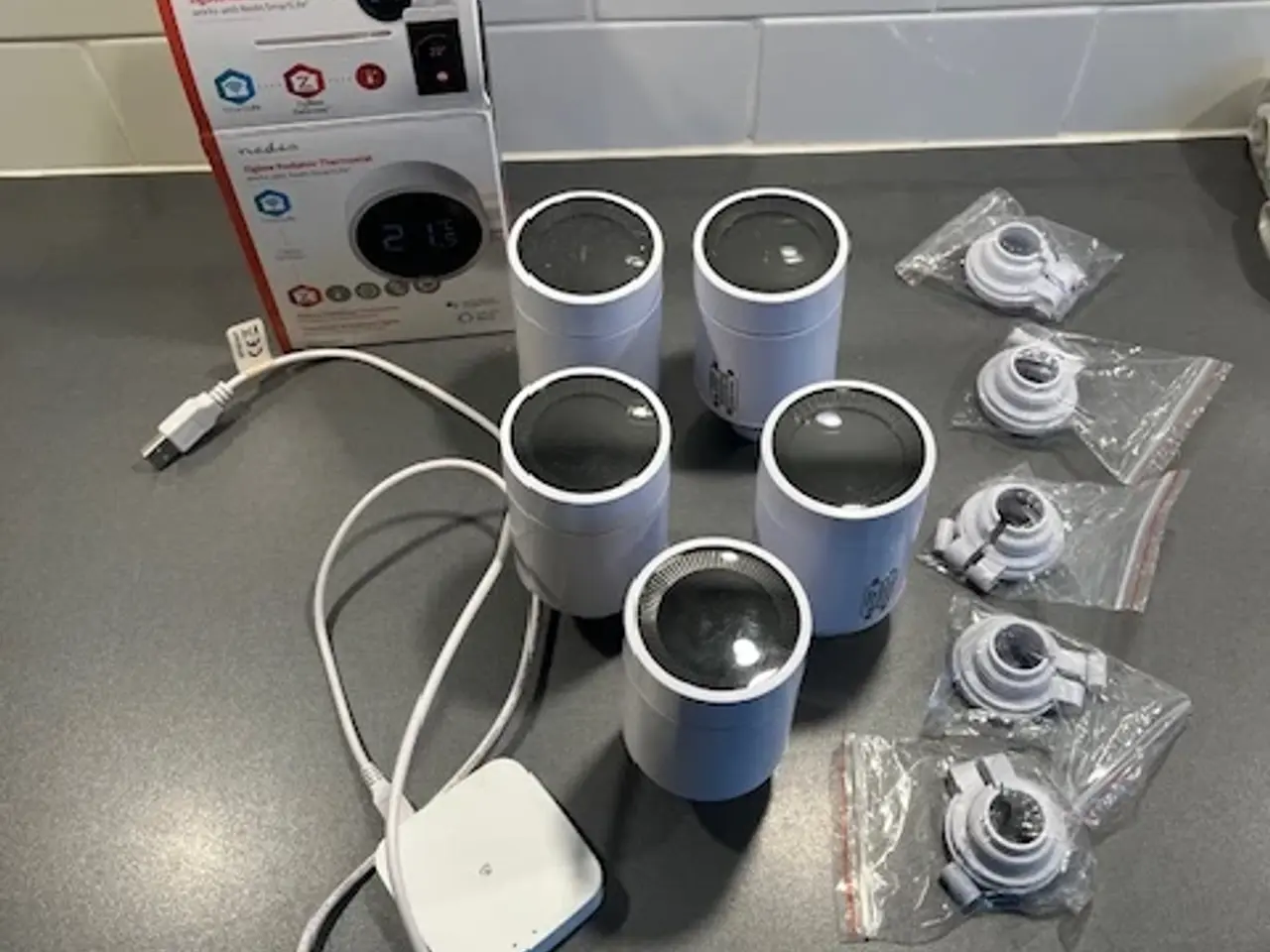 Billede 1 - Nedis Smartlife termostater, gateway & røgalarmer
