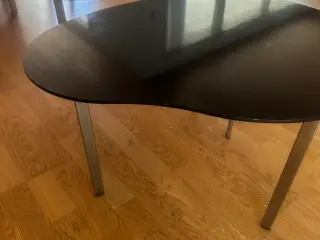 Små sorte borde