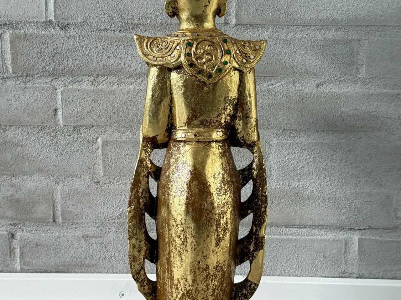 Billede 7 - Smuk 56 cm guld Buddha i massivt træ.