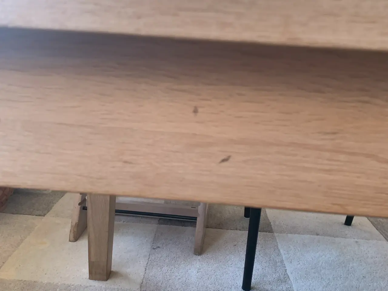 Billede 10 - Spisebord i massivt egetræ inkl. 2 plader