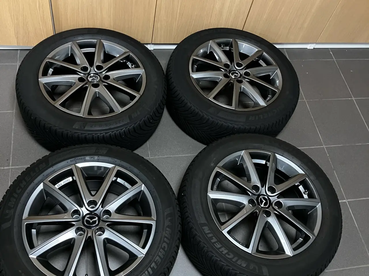 Billede 3 - Orginale Mazda Alufælge med Michelin vinterdæk 225