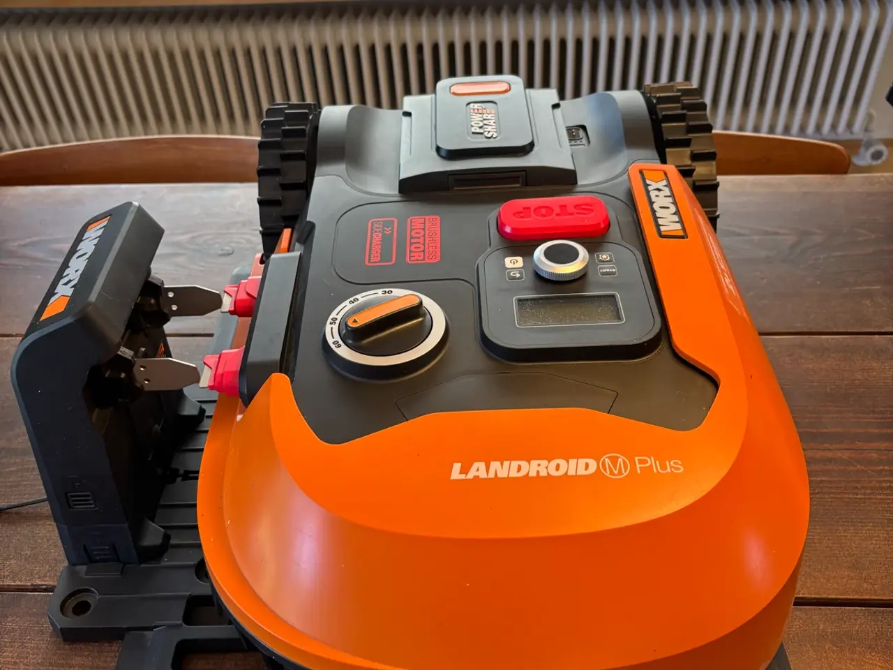 Billede 1 - Robotplæneklipper Worx Landroid M700+ (700m2)