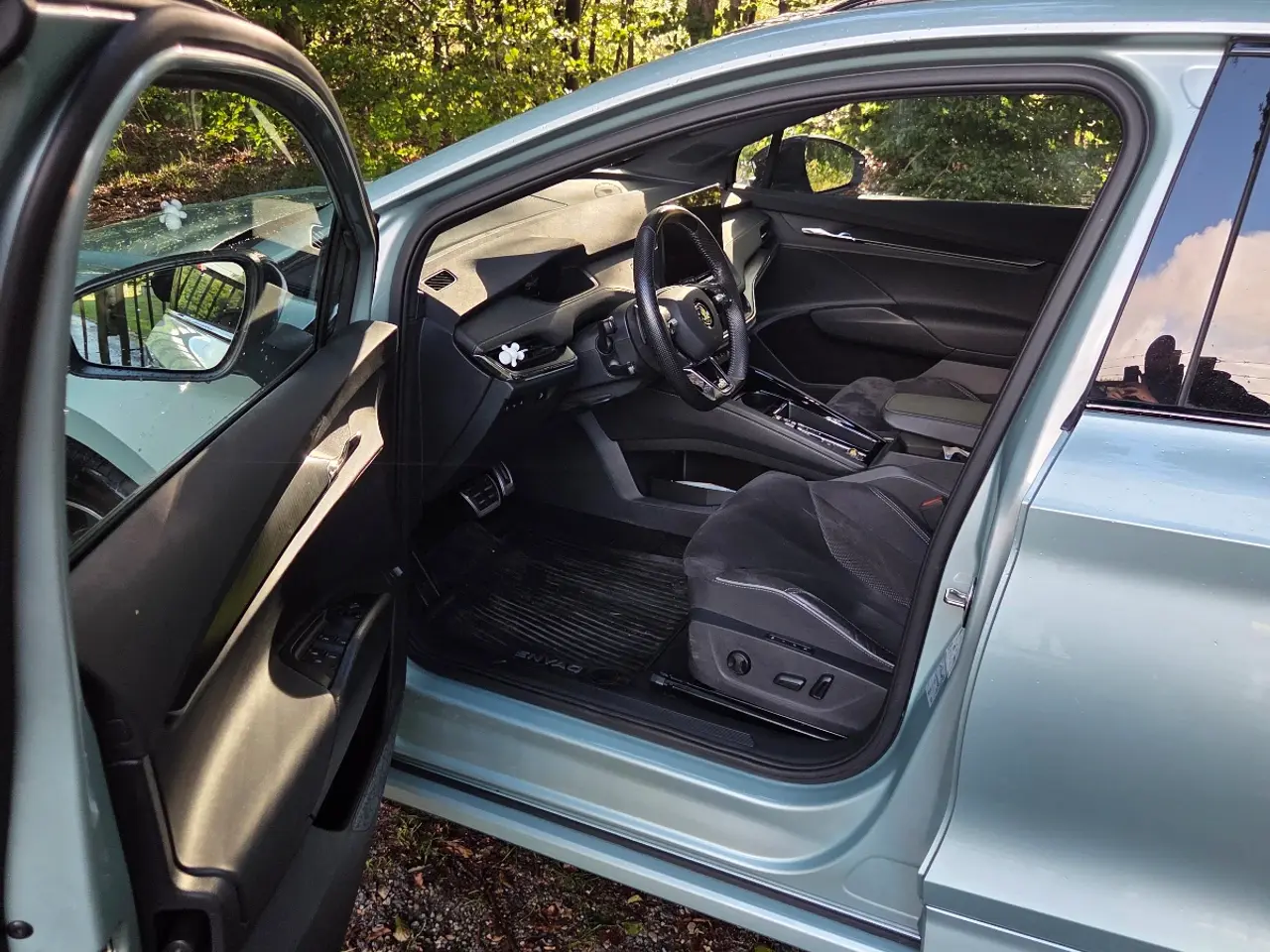 Billede 5 - Velholdt Skoda Enyaq iV 80x Sportline – Firehjulst